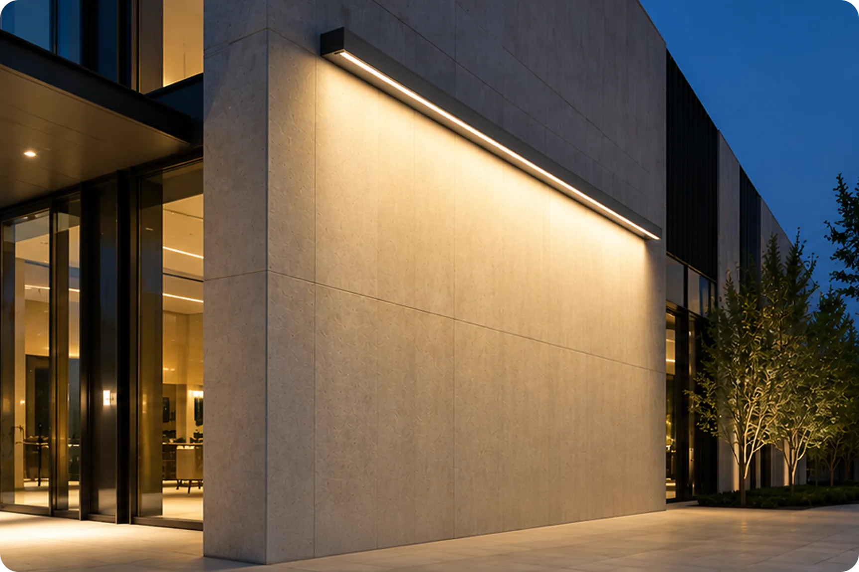 Wall washer giving an even flood of light on a smooth wall